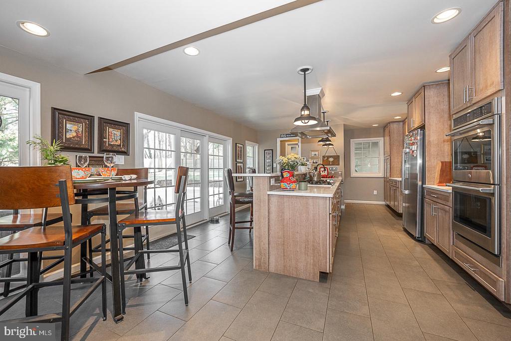 812 Castlefinn Ln