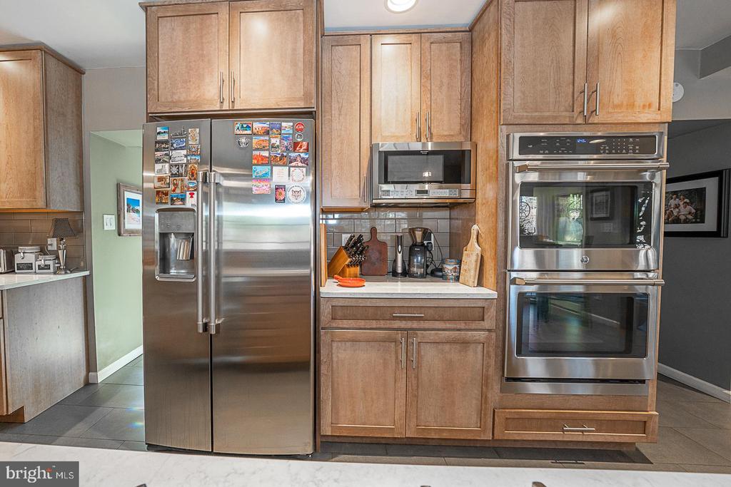 812 Castlefinn Ln
