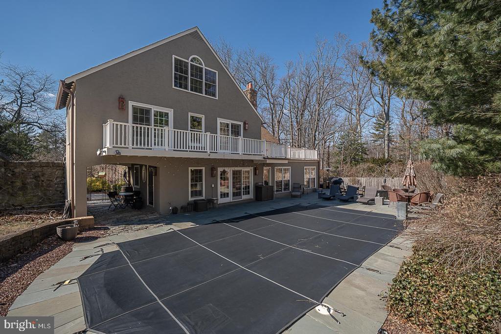 812 Castlefinn Ln