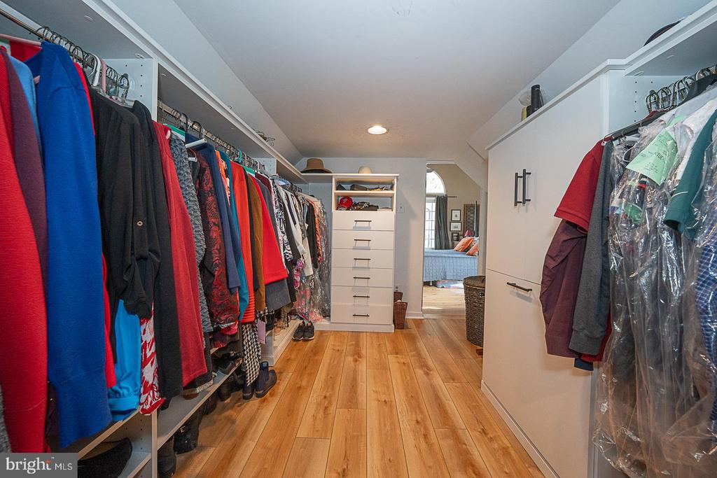 812 Castlefinn Ln