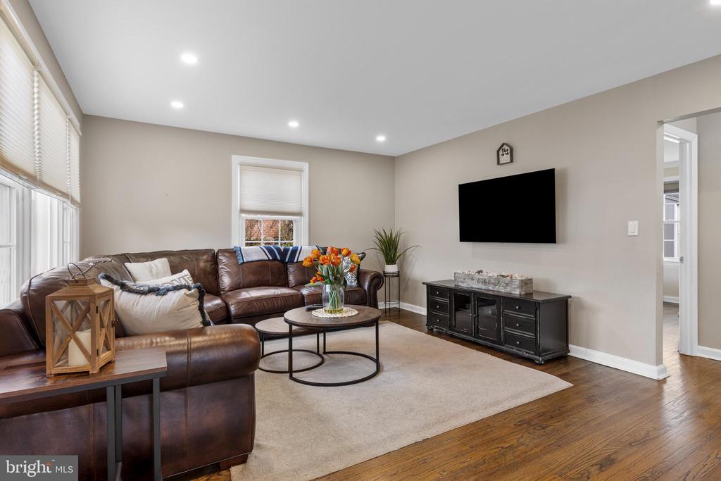 409 Paddock Rd