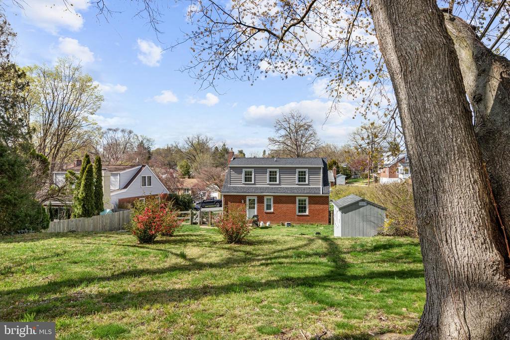 409 Paddock Rd