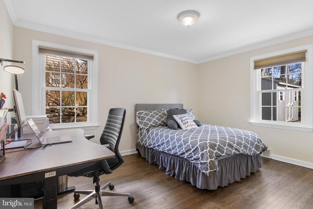 409 Paddock Rd