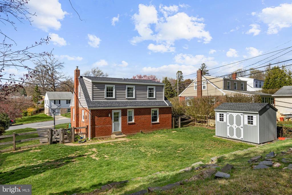 409 Paddock Rd
