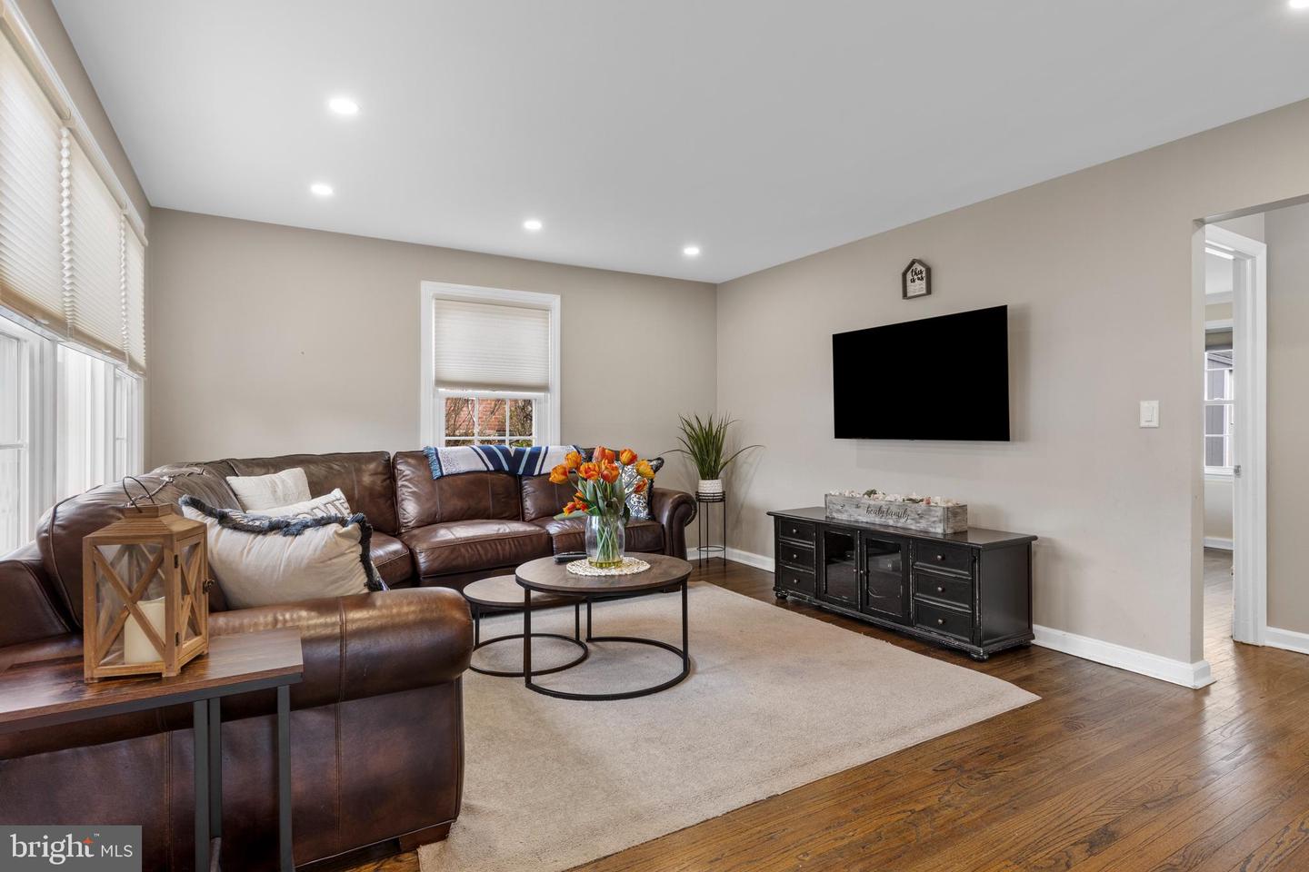 409 Paddock Rd