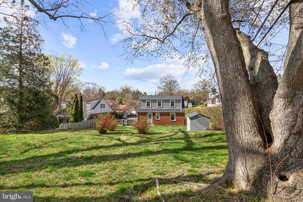 409 Paddock Rd
