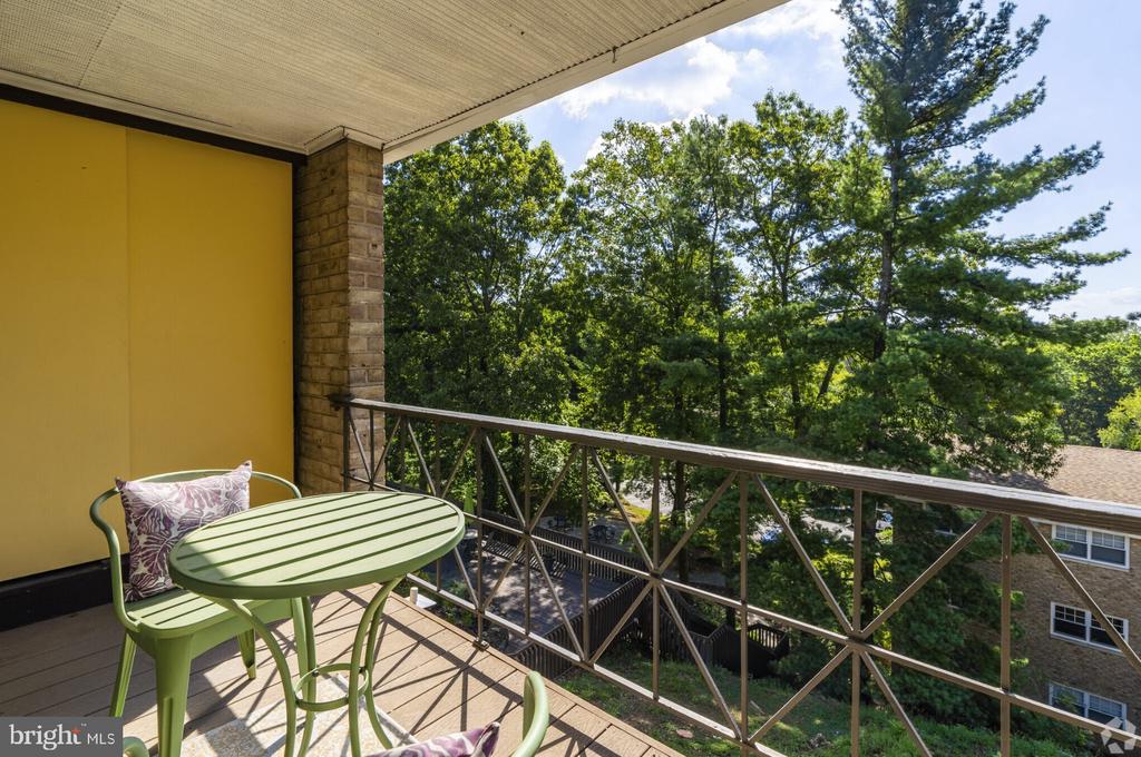 284 IVEN AVE #1B-292-2C