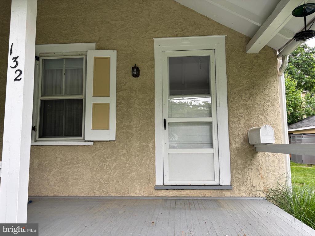 132 PLANT AVE