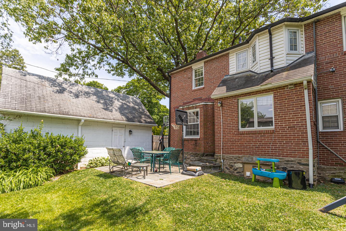 104 N Lowrys Ln