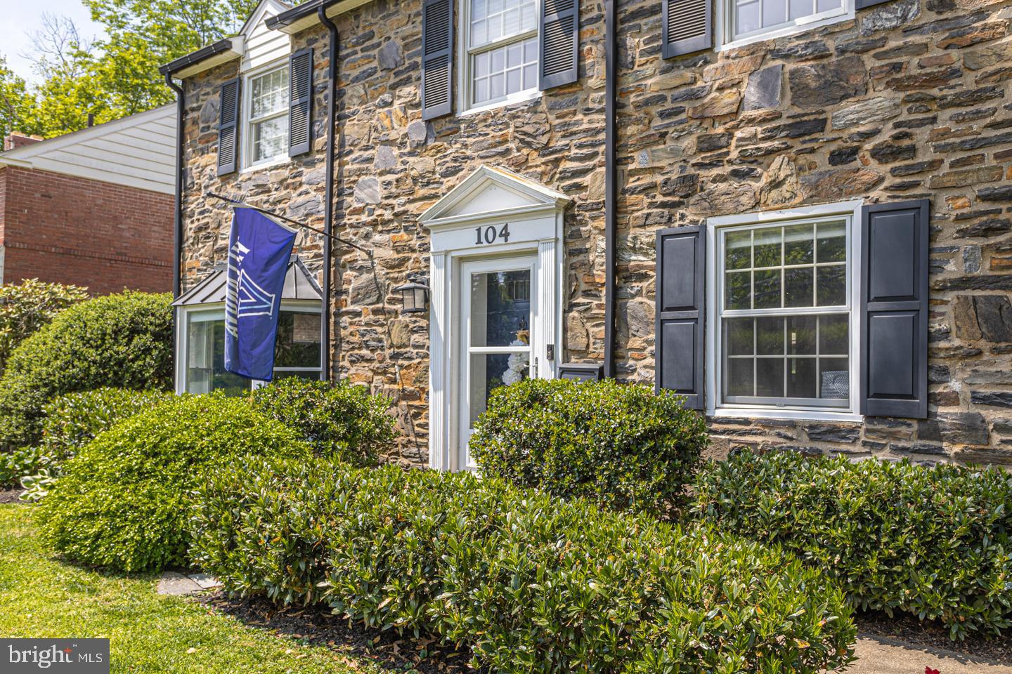 104 N Lowrys Ln