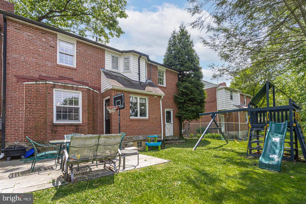 104 N Lowrys Ln