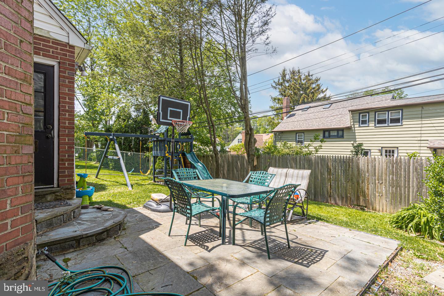 104 N Lowrys Ln