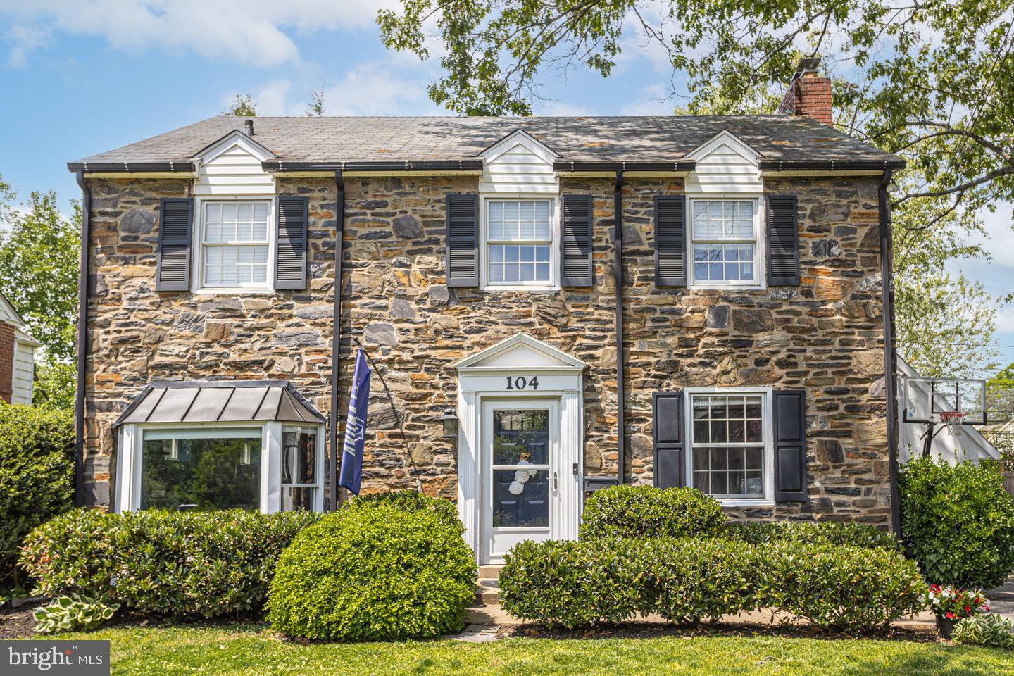104 N Lowrys Ln