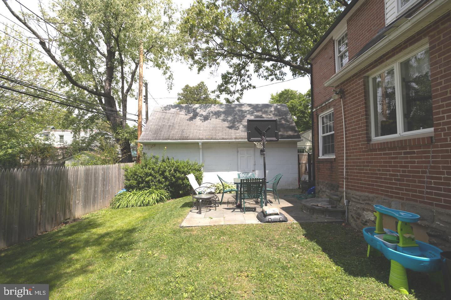 104 N Lowrys Ln