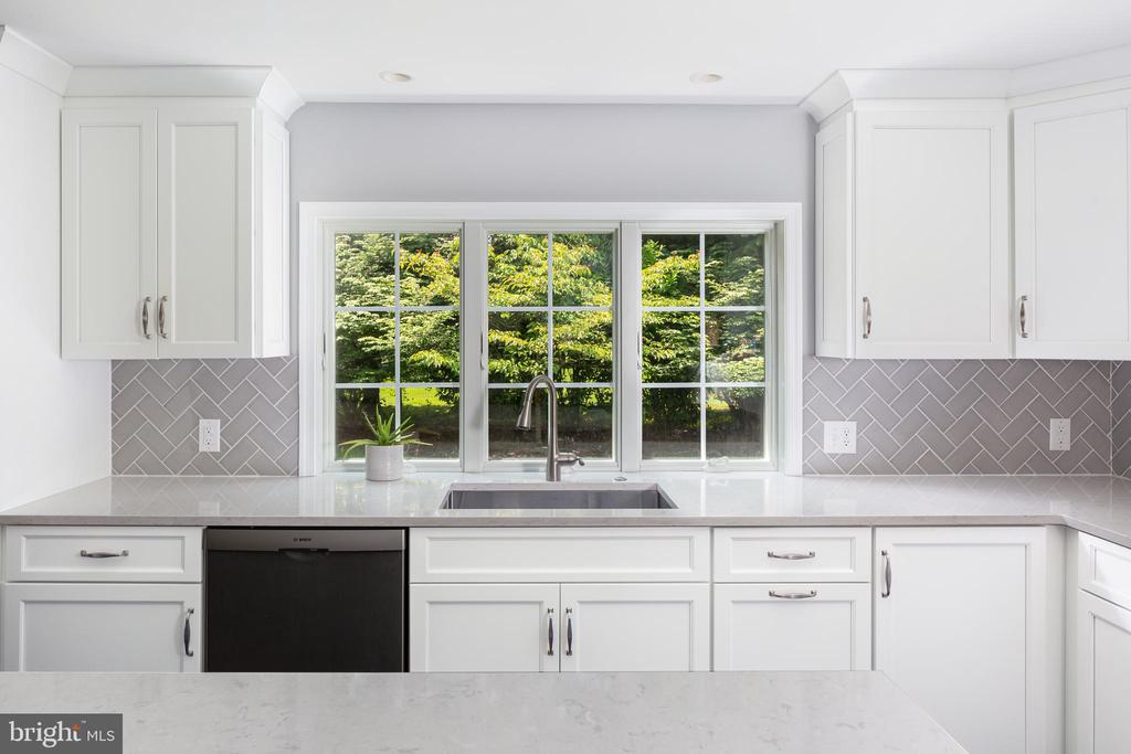 20 Aldwyn Ln