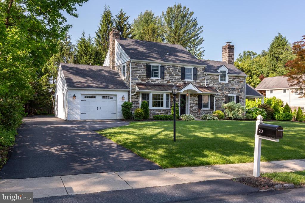 20 Aldwyn Ln