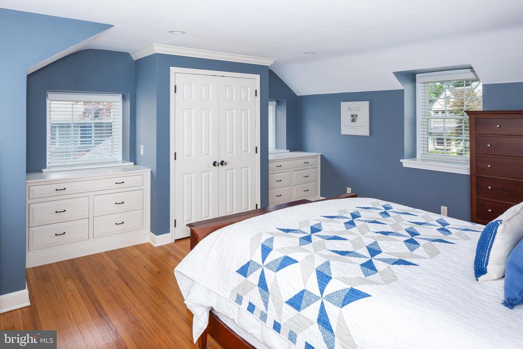 20 Aldwyn Ln