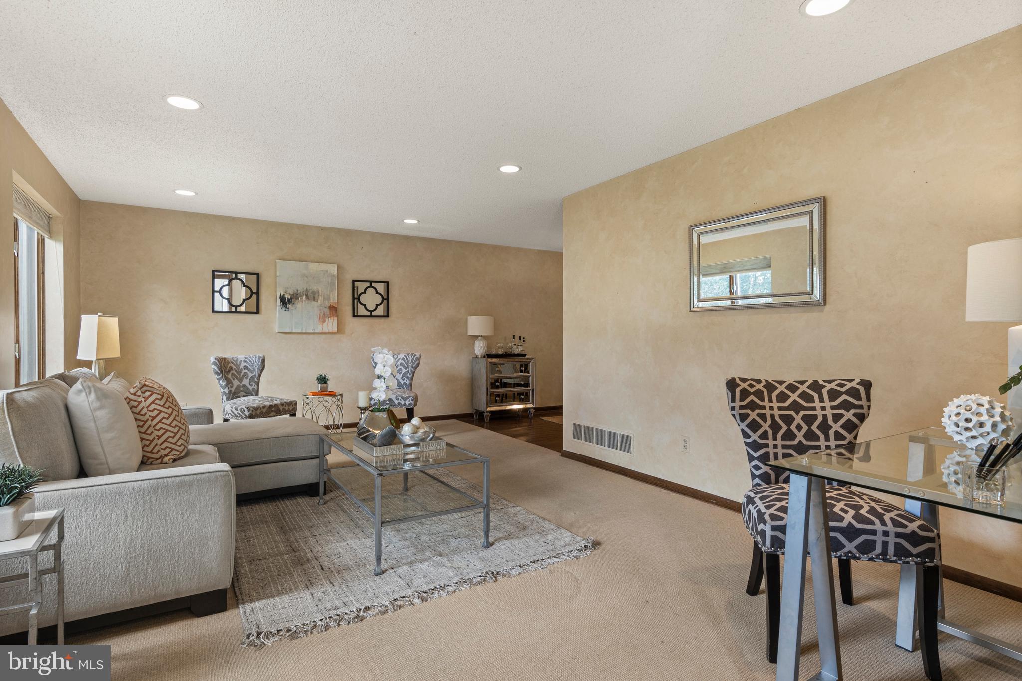 39 Haymarket Ln