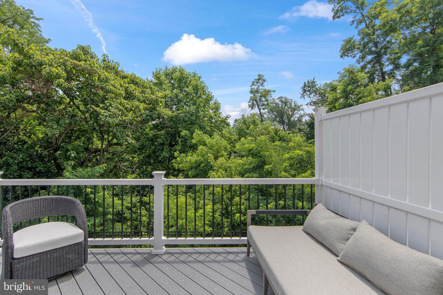 154 Kennedy Dr