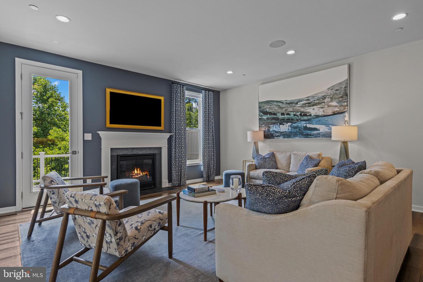 154 Kennedy Dr