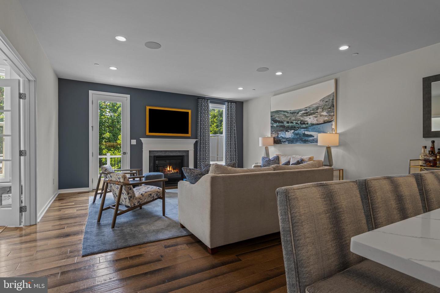154 Kennedy Dr