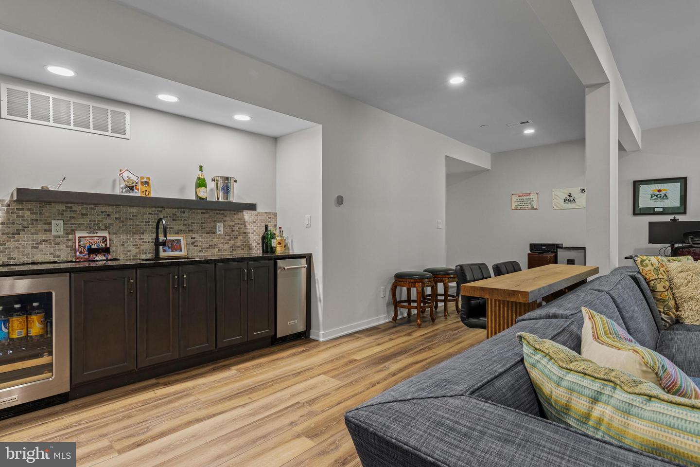 154 Kennedy Dr