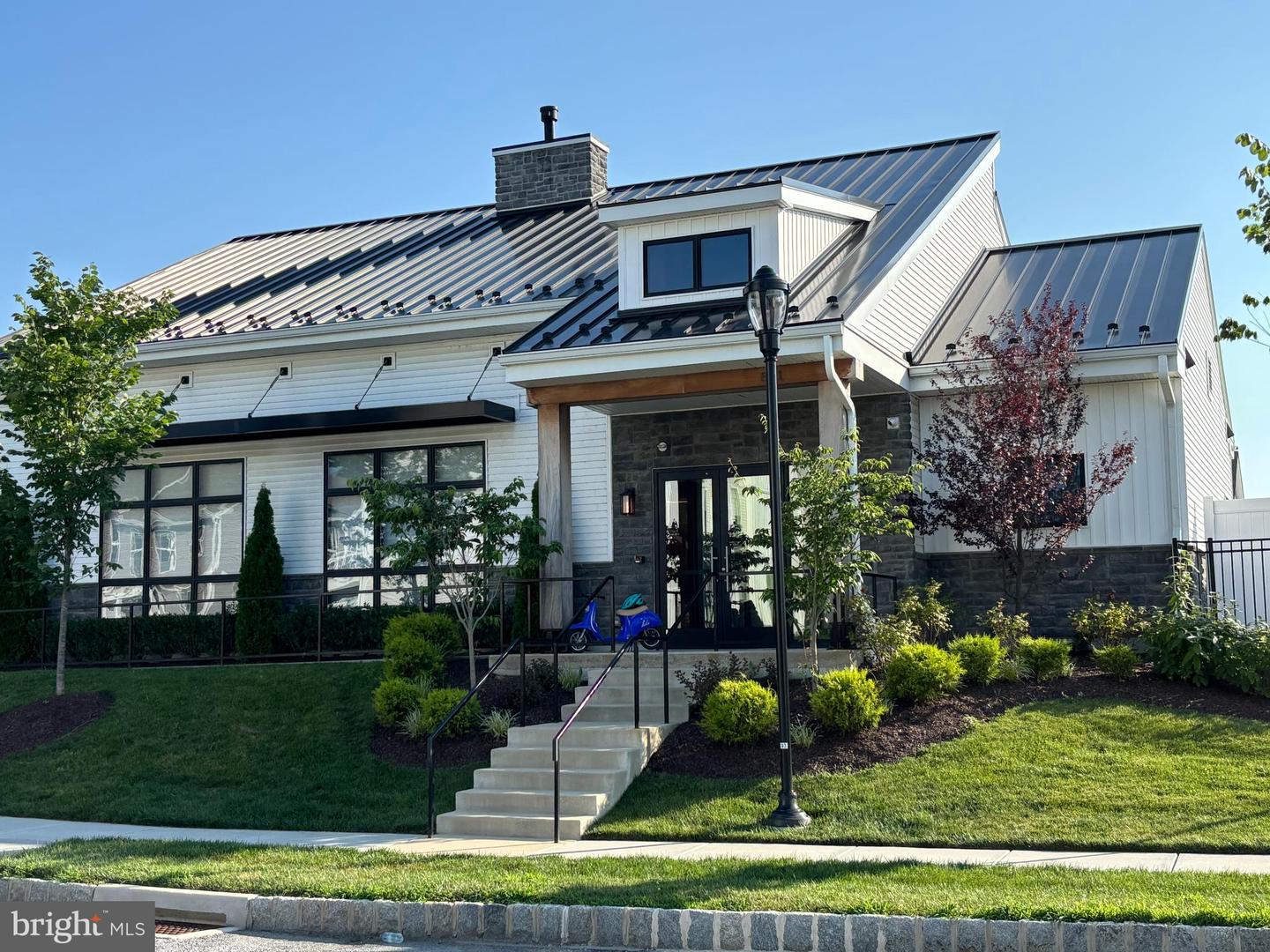 154 Kennedy Dr