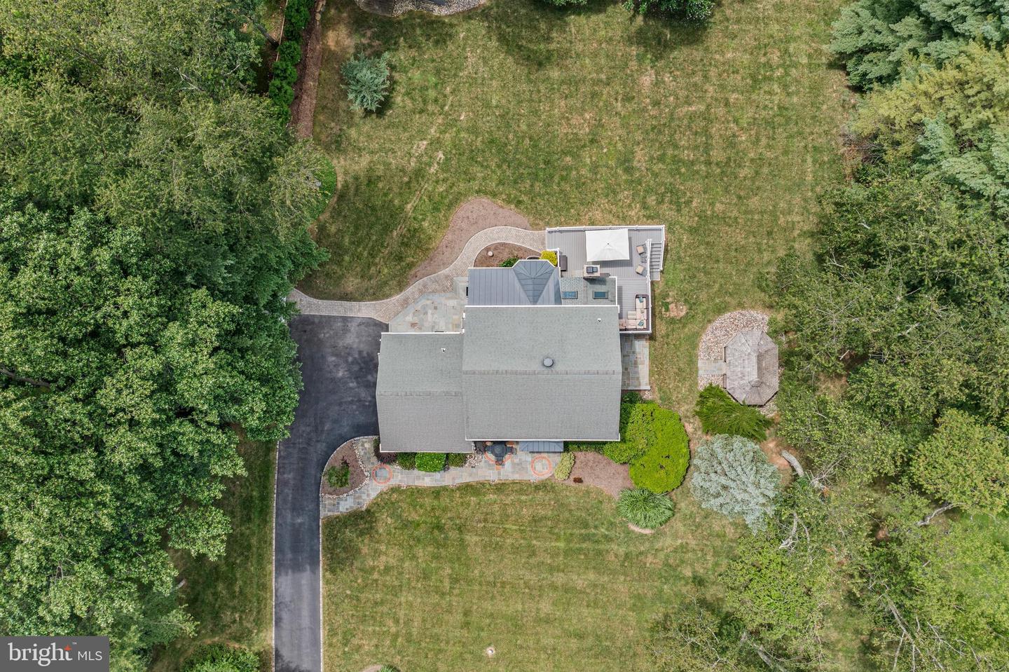 1050 Nicole Dr