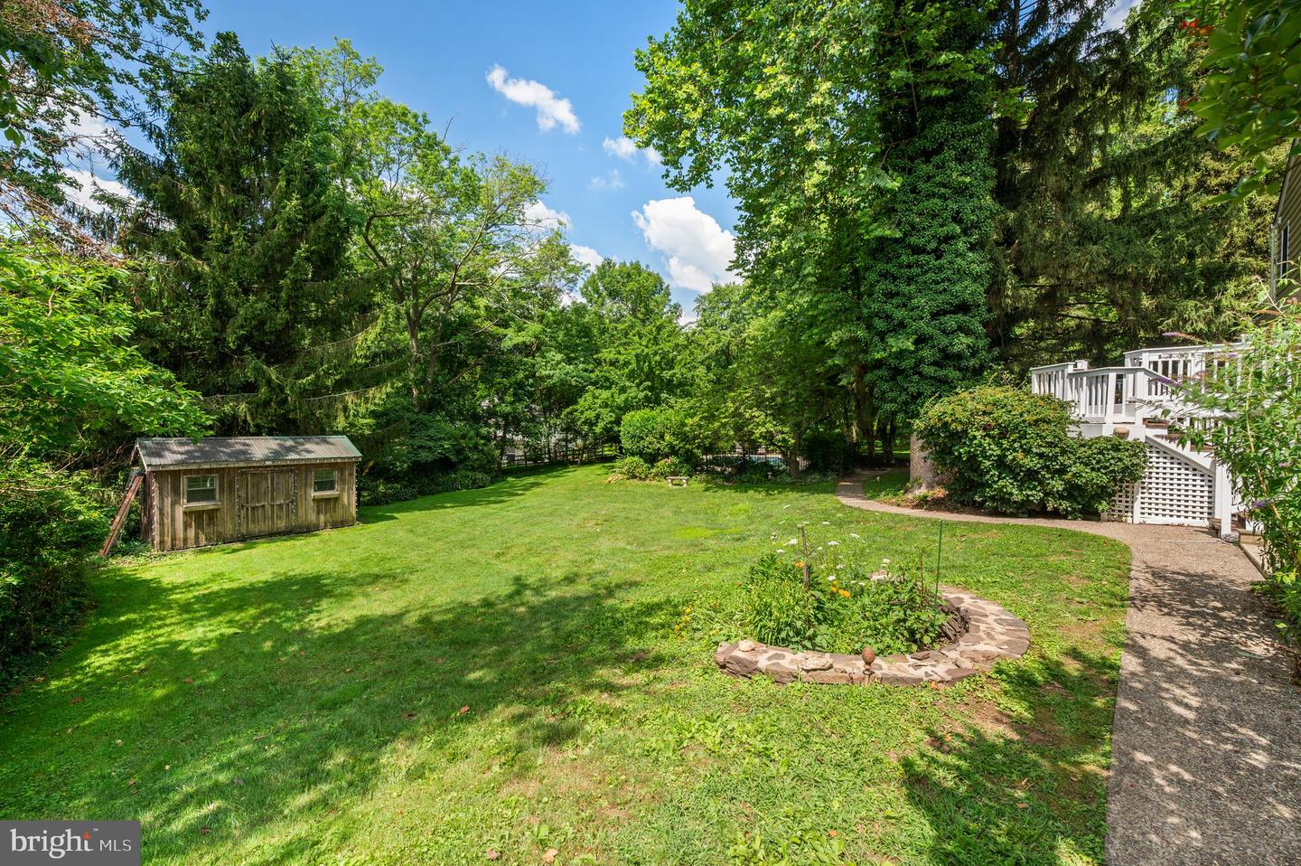 211 Spruce Tree Rd