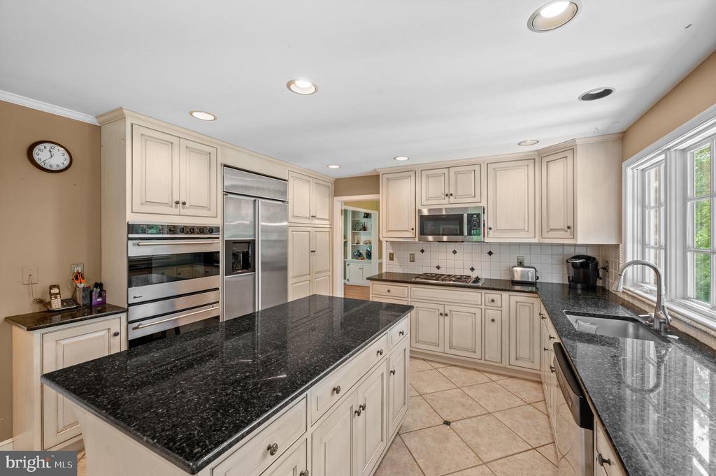211 Spruce Tree Rd