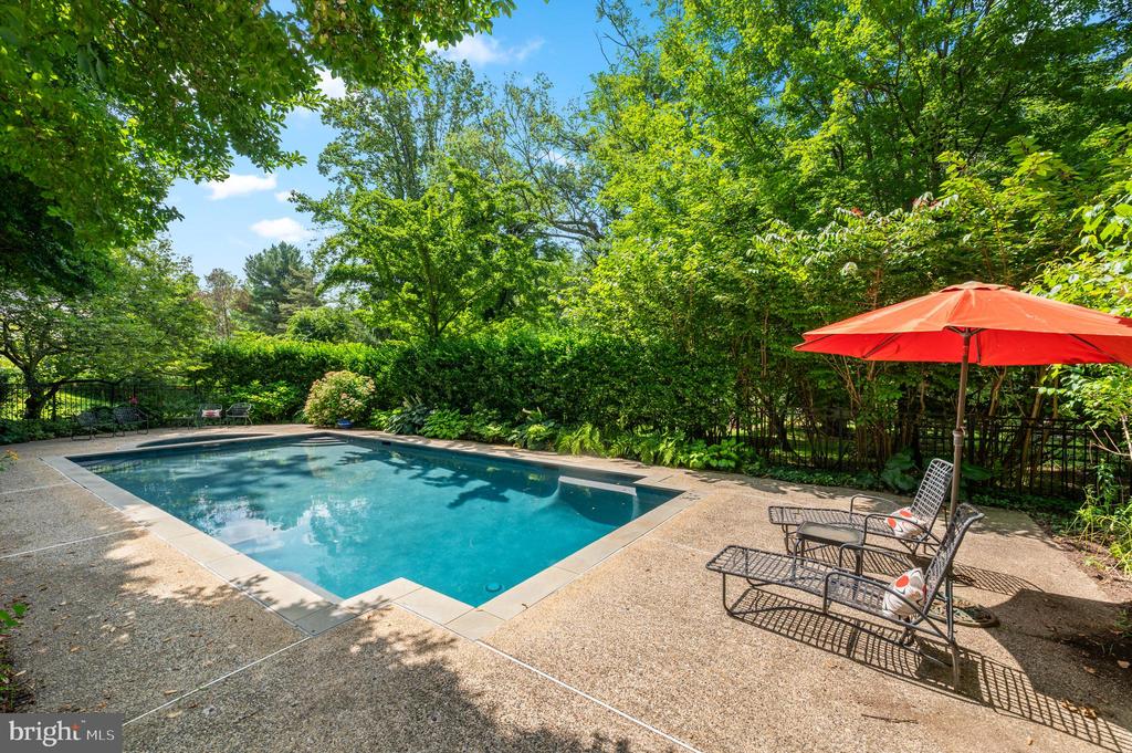 211 Spruce Tree Rd