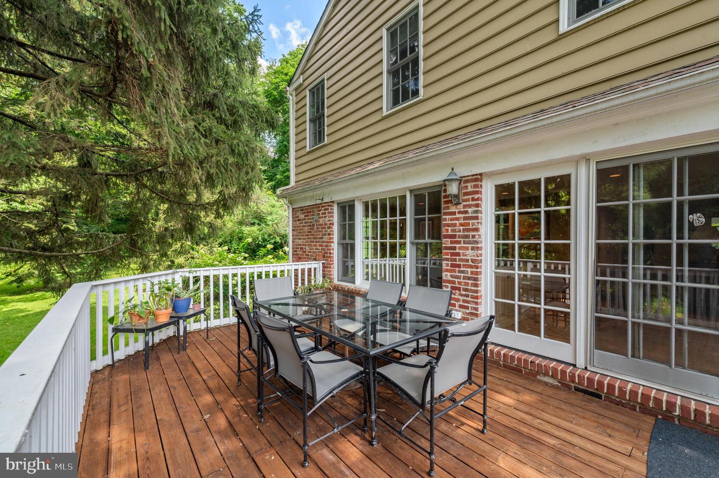 211 Spruce Tree Rd