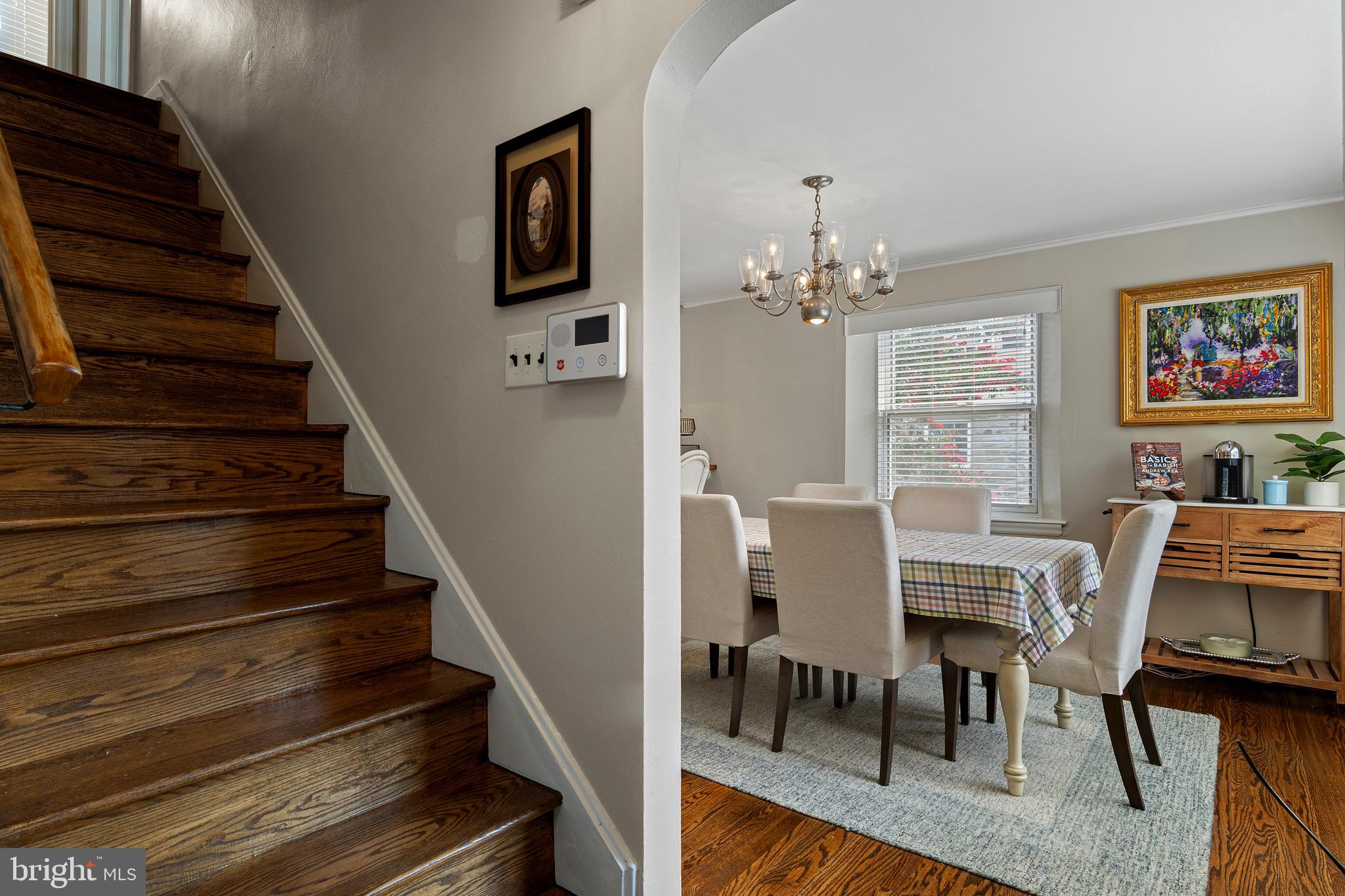 4 LOWRYS LANE