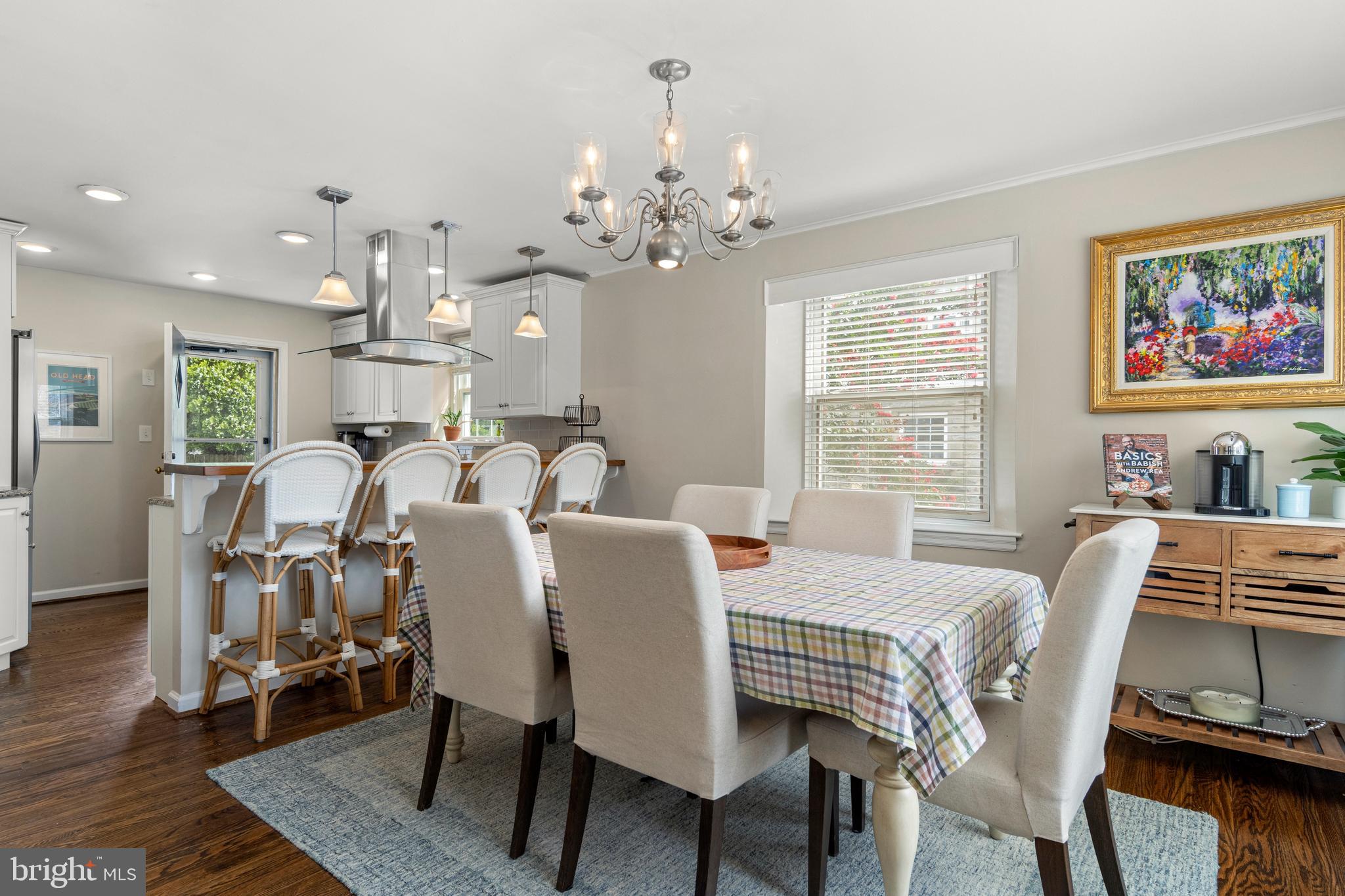 4 LOWRYS LANE