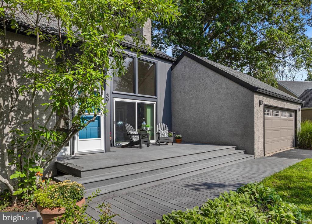 39 HAYMARKET LANE