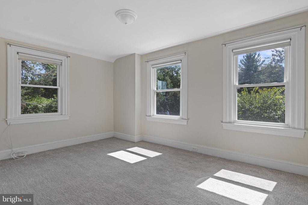 209 LENOIR AVENUE