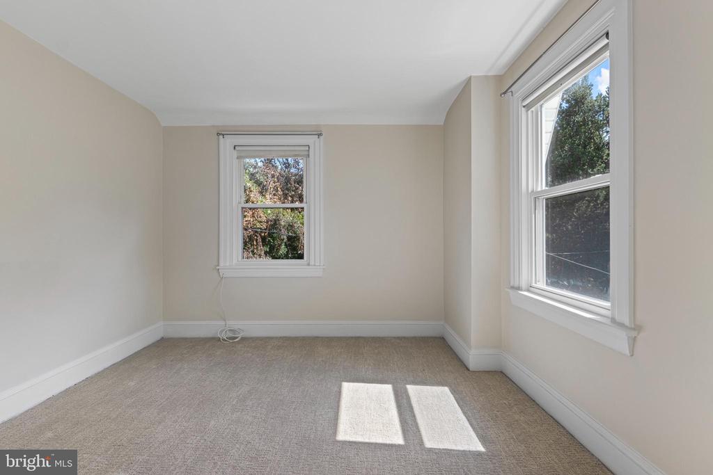 209 LENOIR AVENUE