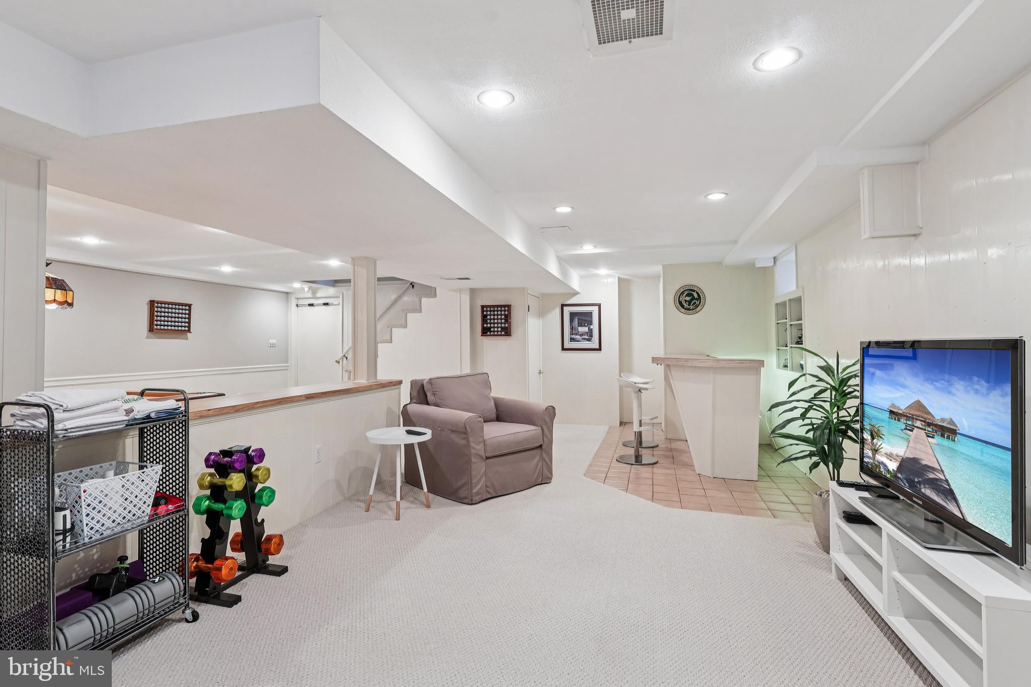633 FOXFIELDS ROAD