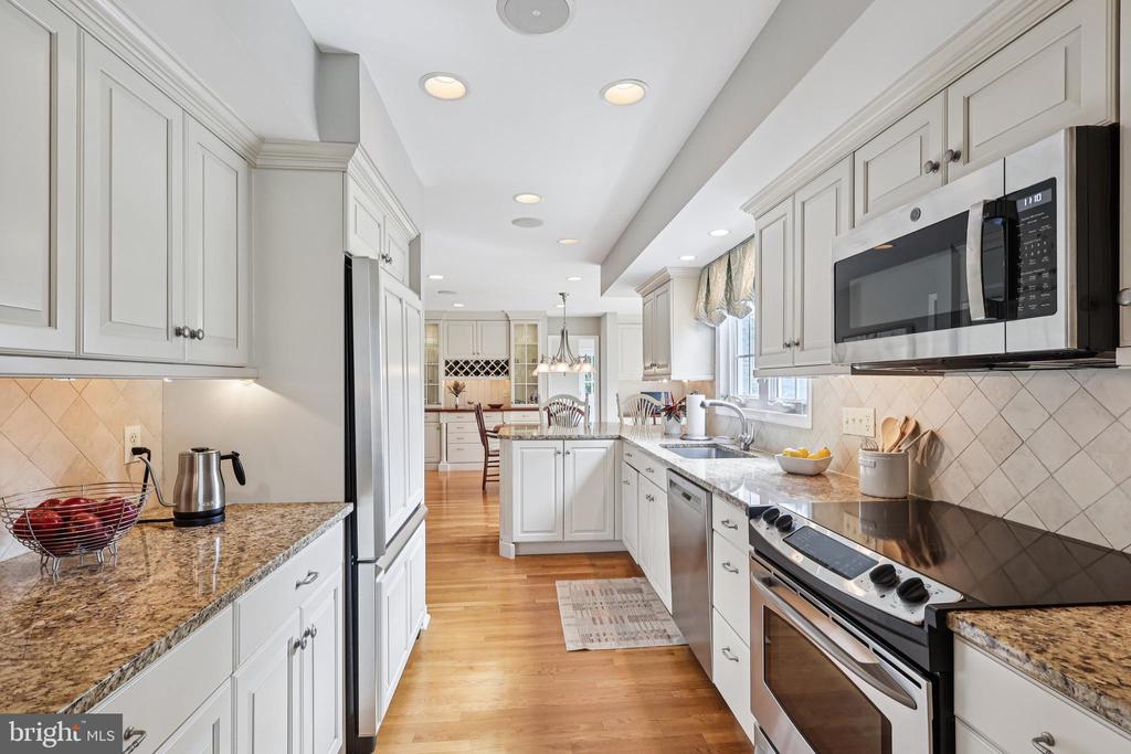 633 FOXFIELDS ROAD