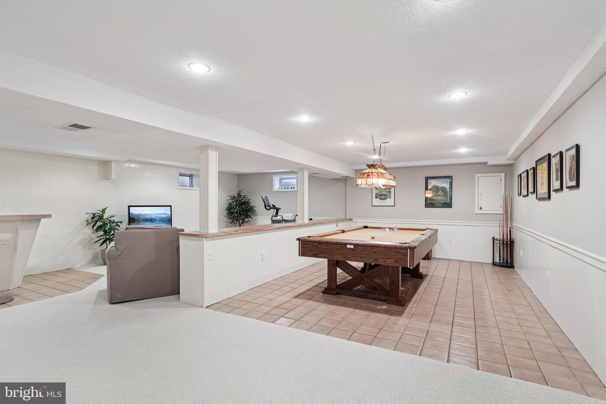 633 FOXFIELDS ROAD