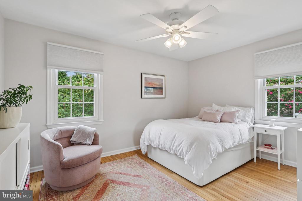 633 FOXFIELDS ROAD