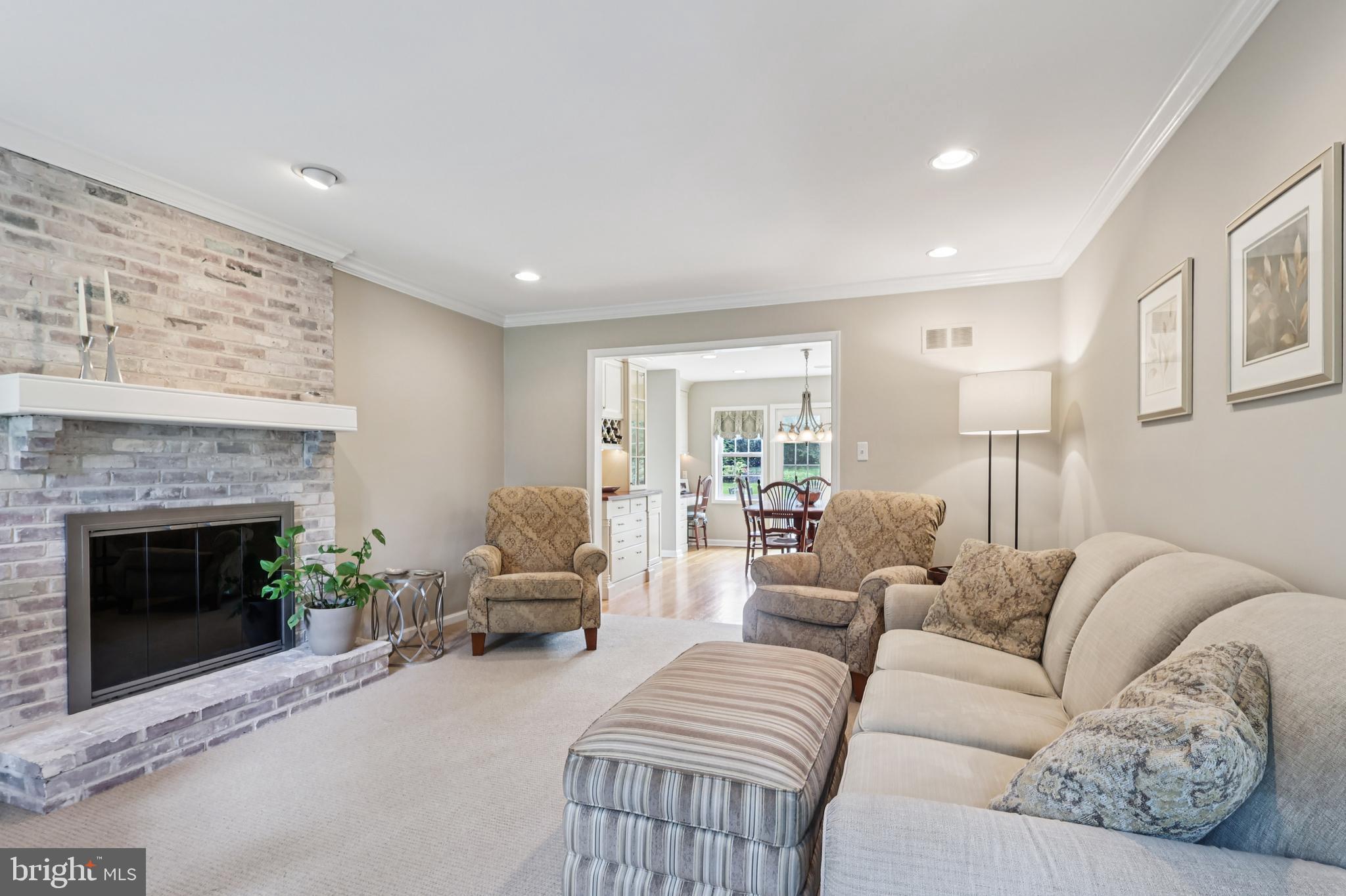 633 FOXFIELDS ROAD