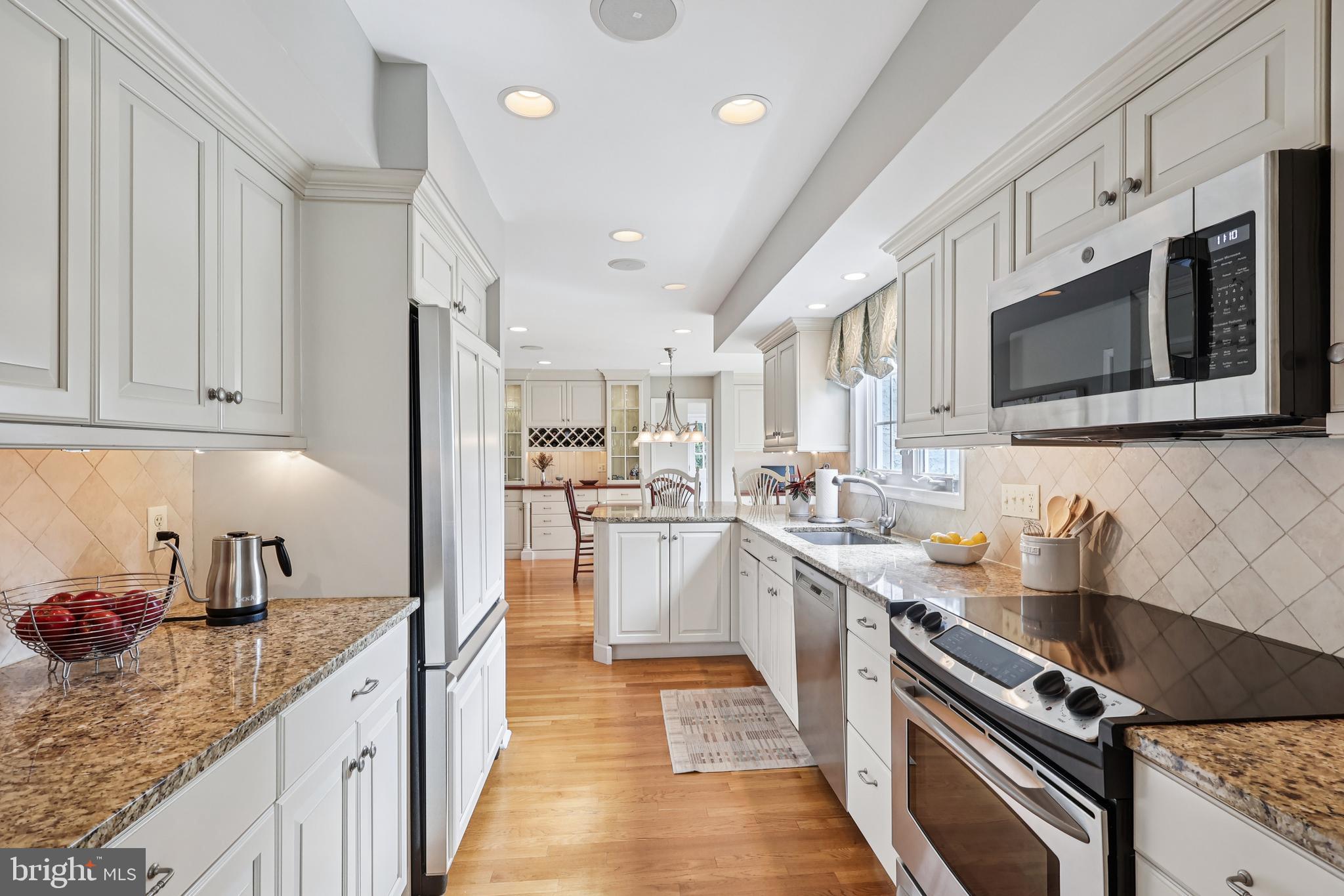 633 FOXFIELDS ROAD