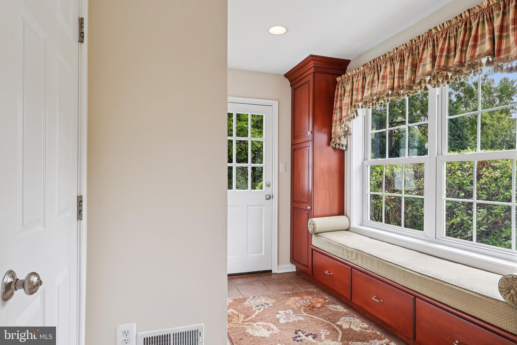 633 FOXFIELDS ROAD