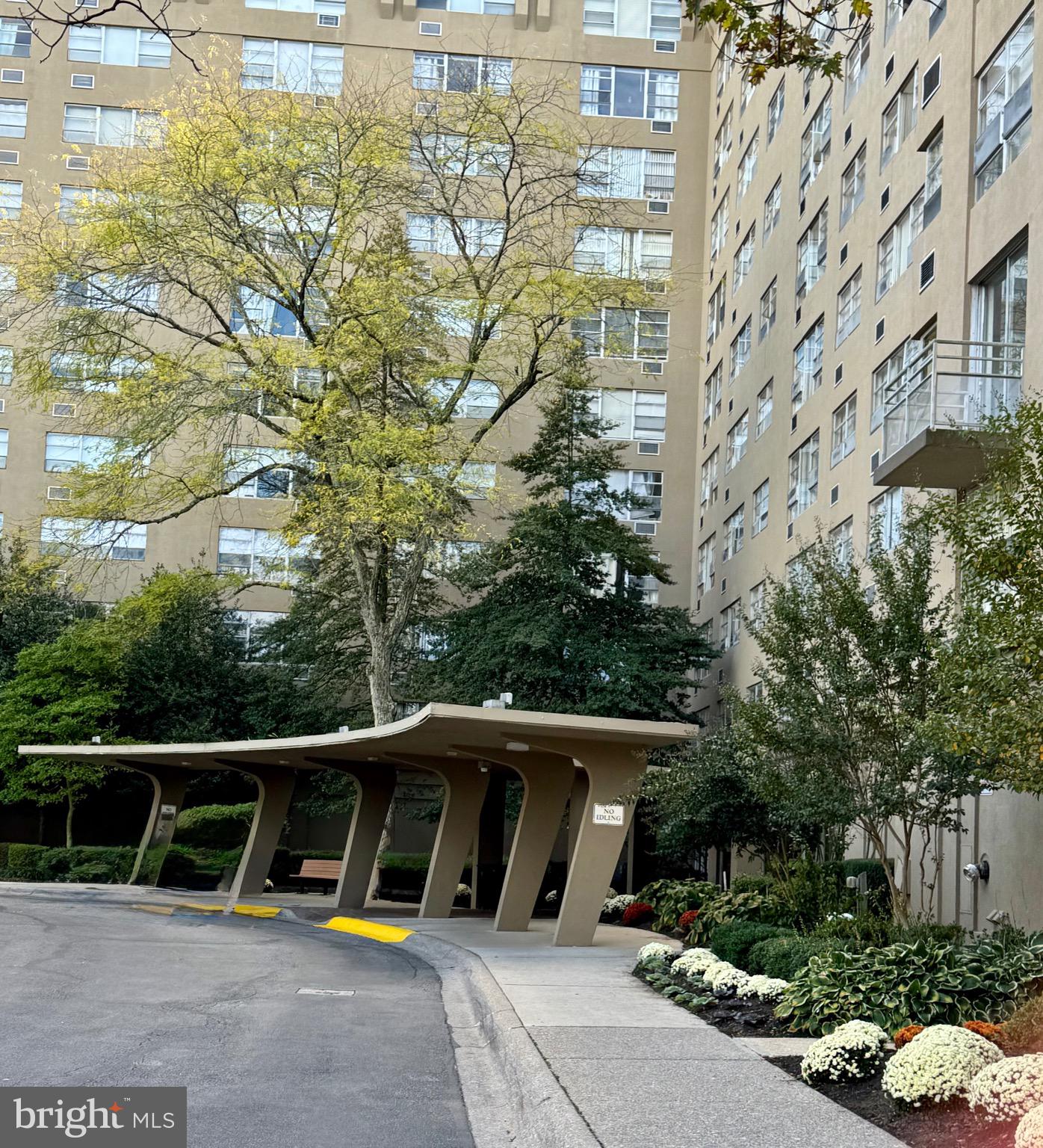 1030 E LANCASTER AVENUE 1029