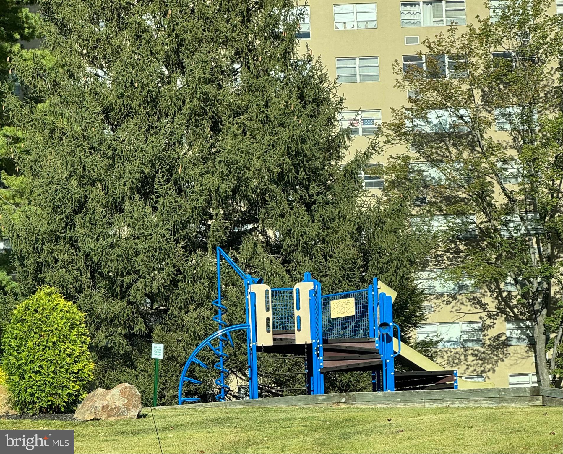 1030 E LANCASTER AVENUE 1029