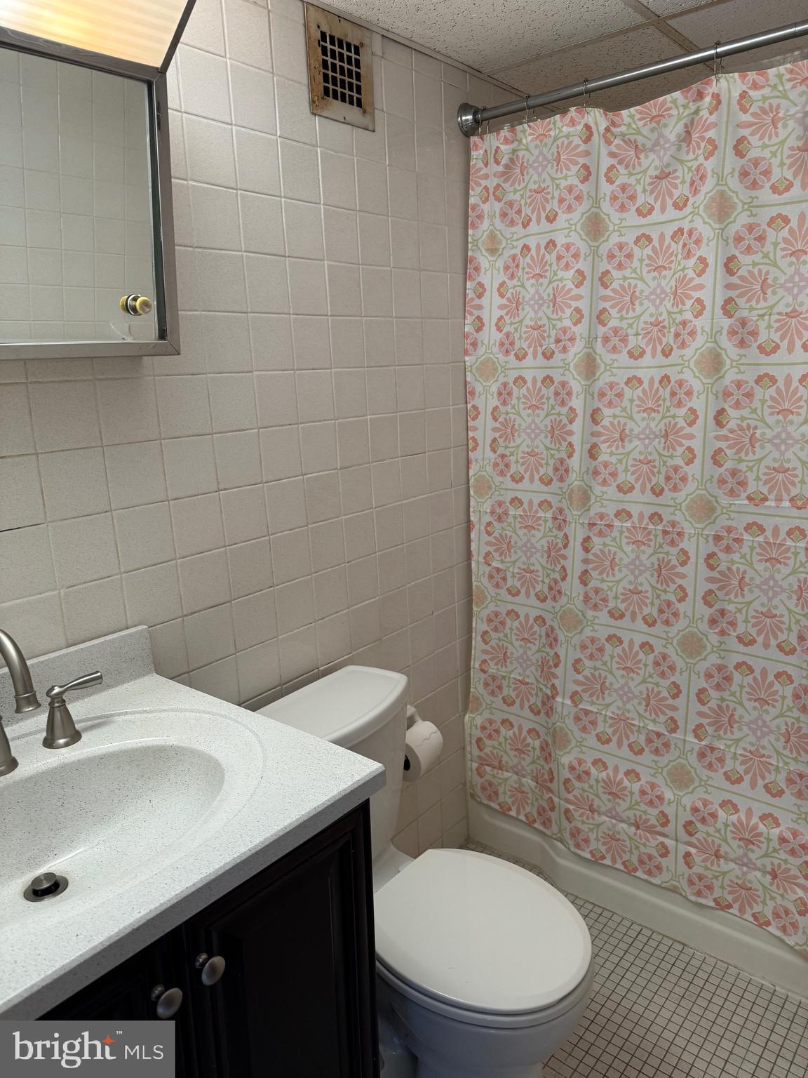 1030 E LANCASTER AVENUE 1029