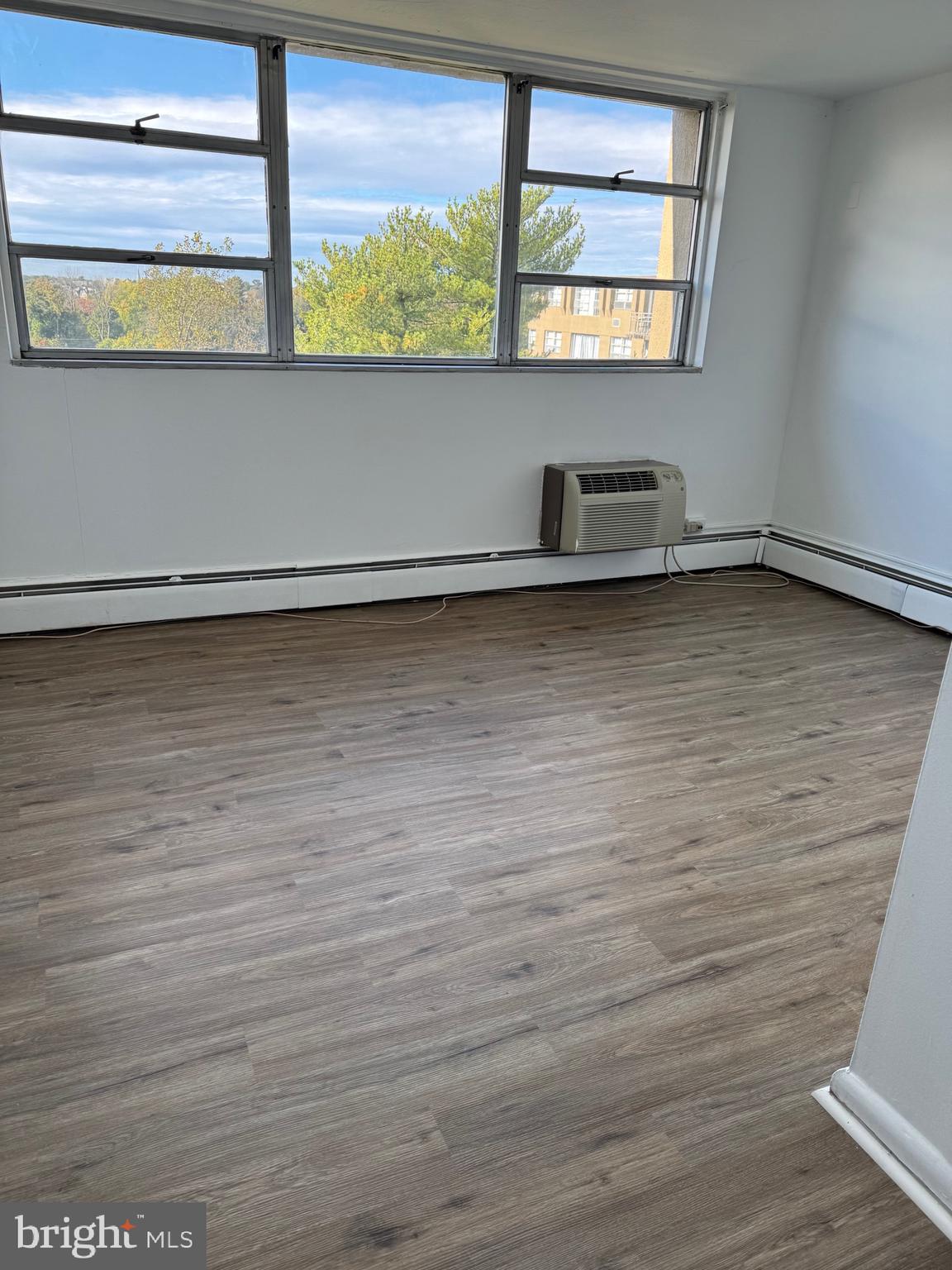 1030 E LANCASTER AVENUE 1029