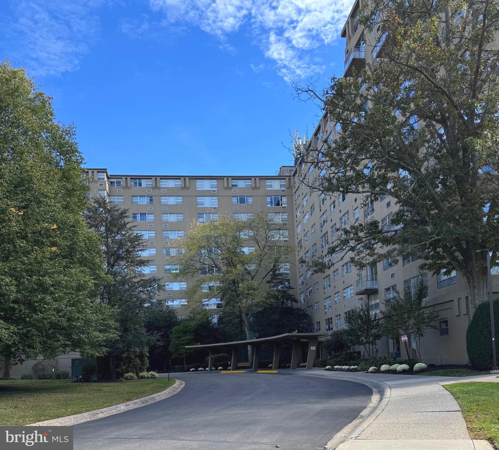 1030 E LANCASTER AVENUE 1029