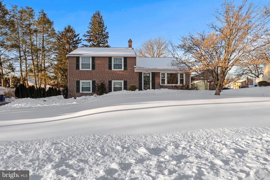 302 GOVERNORS DRIVE
